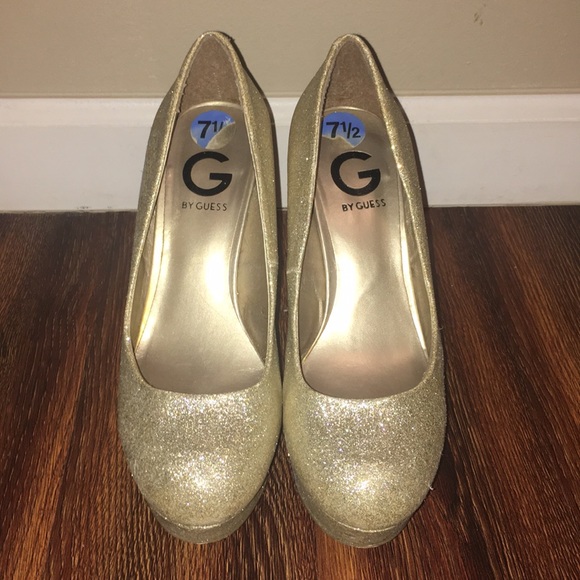 Guess gold sparkle heels 👠 - Picture 3 of 4